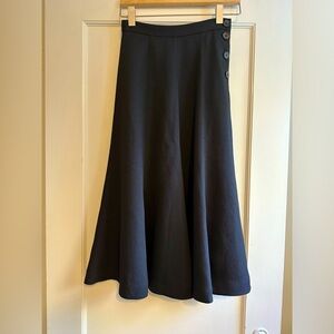 Wilfred midi skirt, crepe-like fabric. In excellent preowned condition.